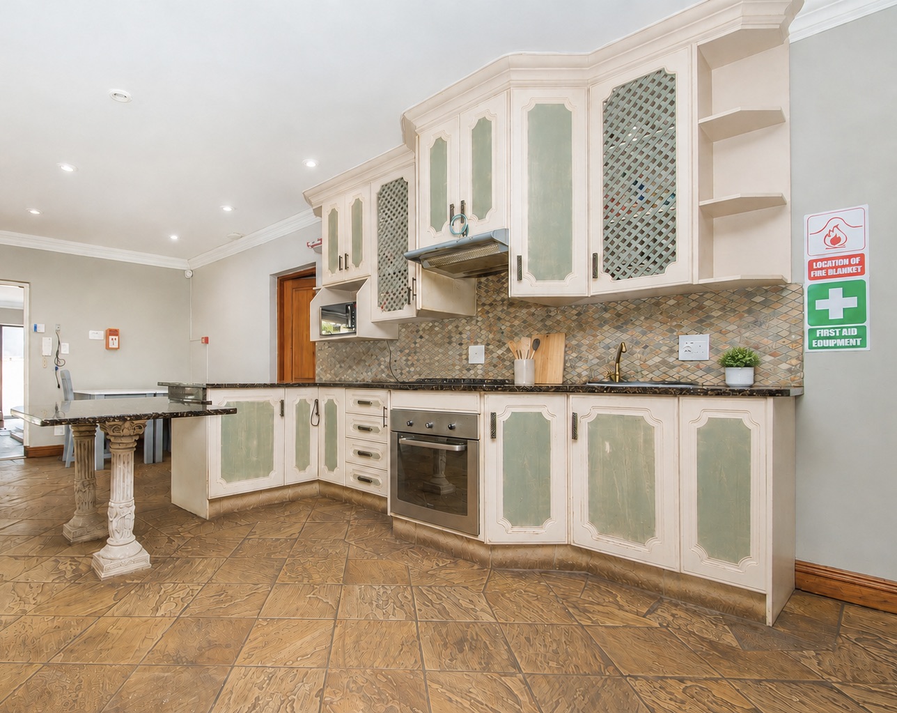 20 Walton Avenue kitchen